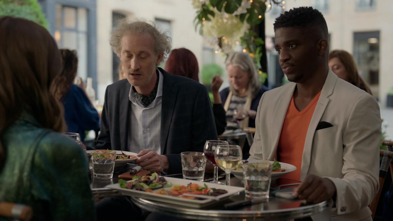 Emily_in_Paris_S01E04_A_Kiss_Is_Just_A_Kiss_720p_NF_WEB-DL_DDP5_1_x264-BTN_0447.jpg