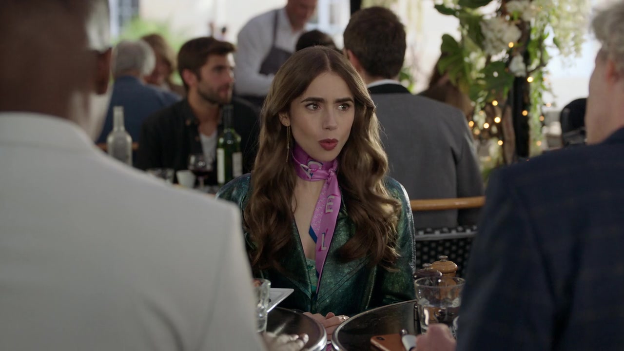 Emily_in_Paris_S01E04_A_Kiss_Is_Just_A_Kiss_720p_NF_WEB-DL_DDP5_1_x264-BTN_0454.jpg