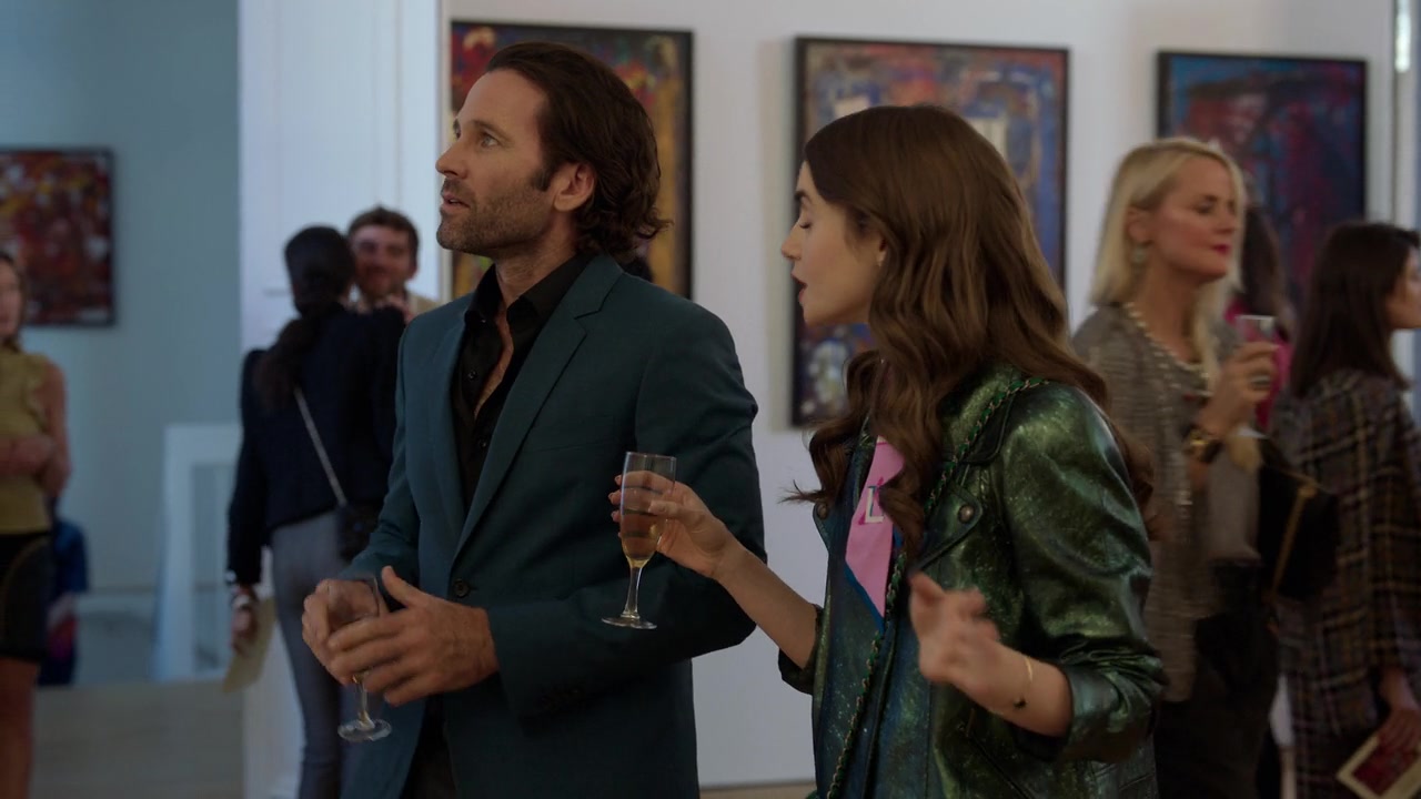 Emily_in_Paris_S01E04_A_Kiss_Is_Just_A_Kiss_720p_NF_WEB-DL_DDP5_1_x264-BTN_0575.jpg