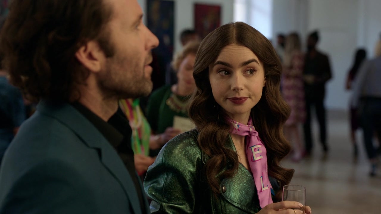 Emily_in_Paris_S01E04_A_Kiss_Is_Just_A_Kiss_720p_NF_WEB-DL_DDP5_1_x264-BTN_0585.jpg