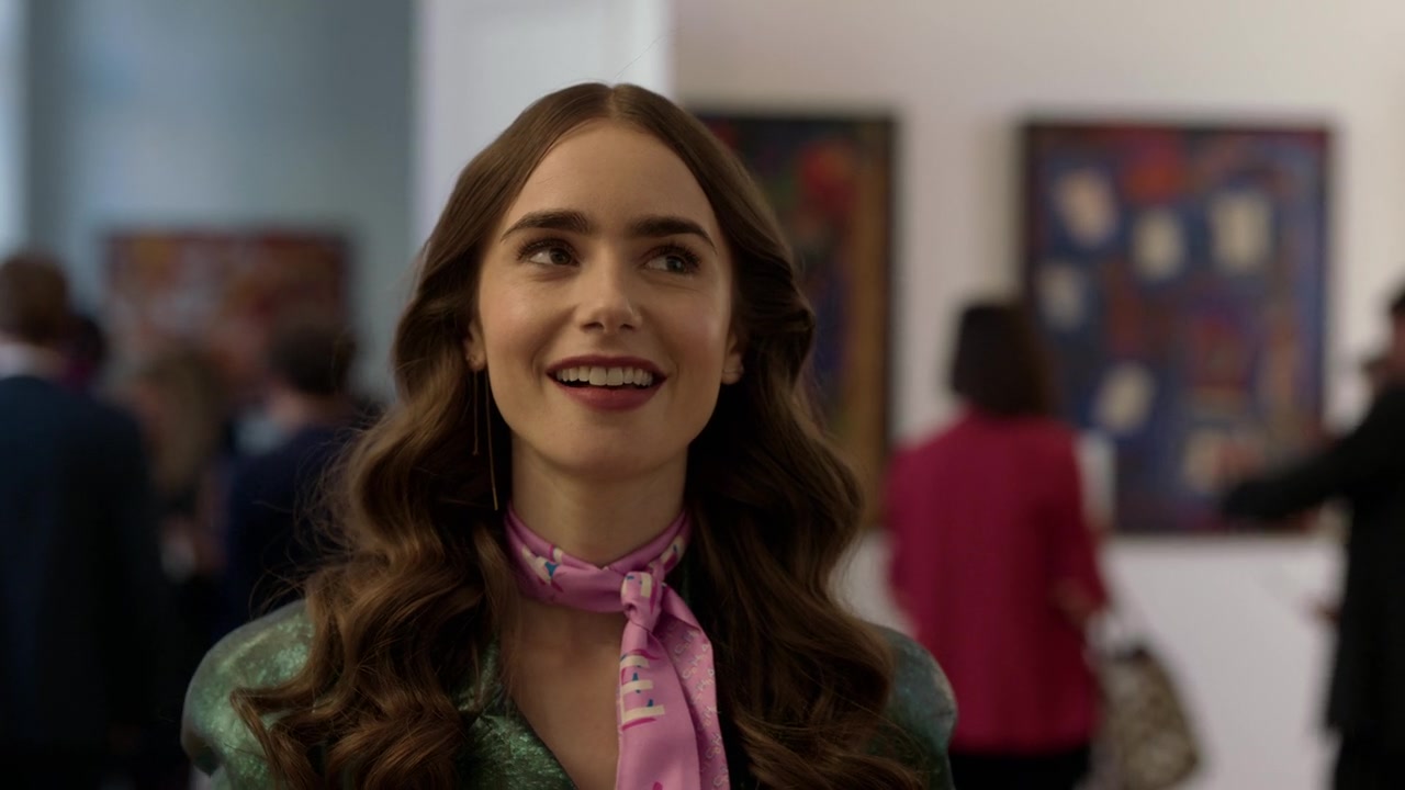 Emily_in_Paris_S01E04_A_Kiss_Is_Just_A_Kiss_720p_NF_WEB-DL_DDP5_1_x264-BTN_0612.jpg