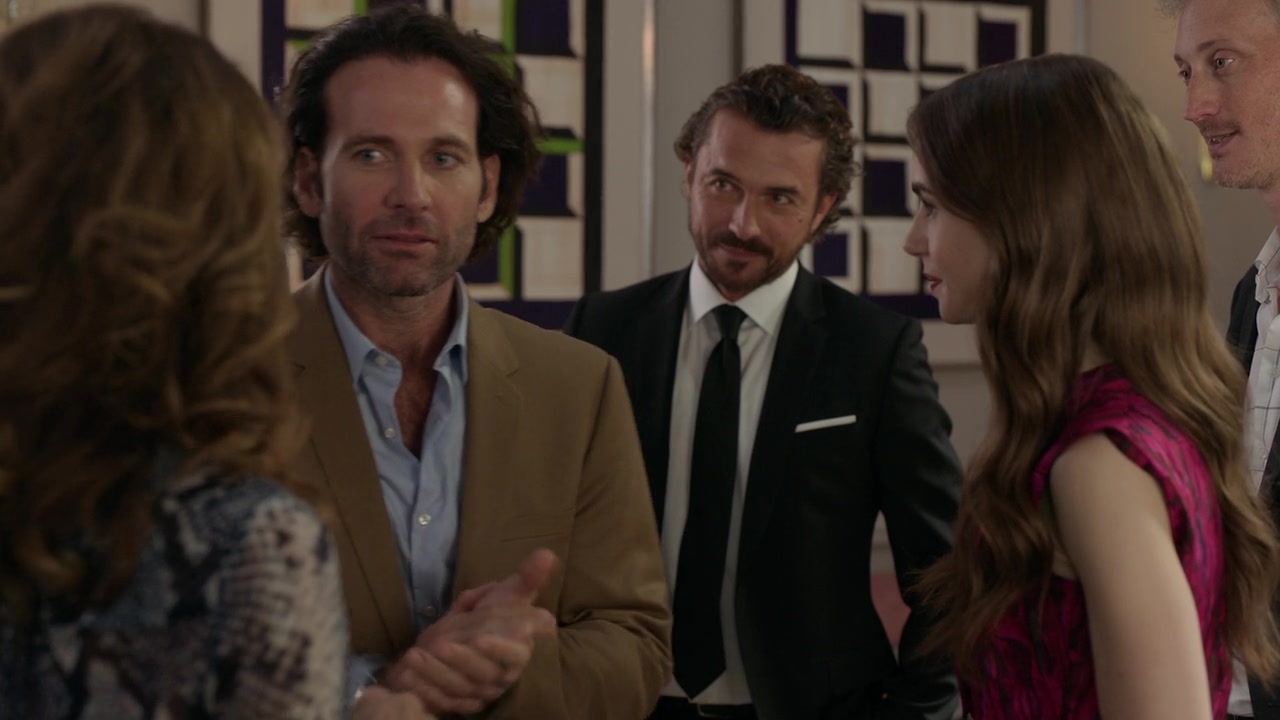 Emily_in_Paris_S01E04_A_Kiss_Is_Just_A_Kiss_720p_NF_WEB-DL_DDP5_1_x264-BTN_0638.jpg