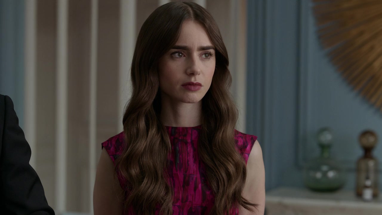 Emily_in_Paris_S01E04_A_Kiss_Is_Just_A_Kiss_720p_NF_WEB-DL_DDP5_1_x264-BTN_0673.jpg