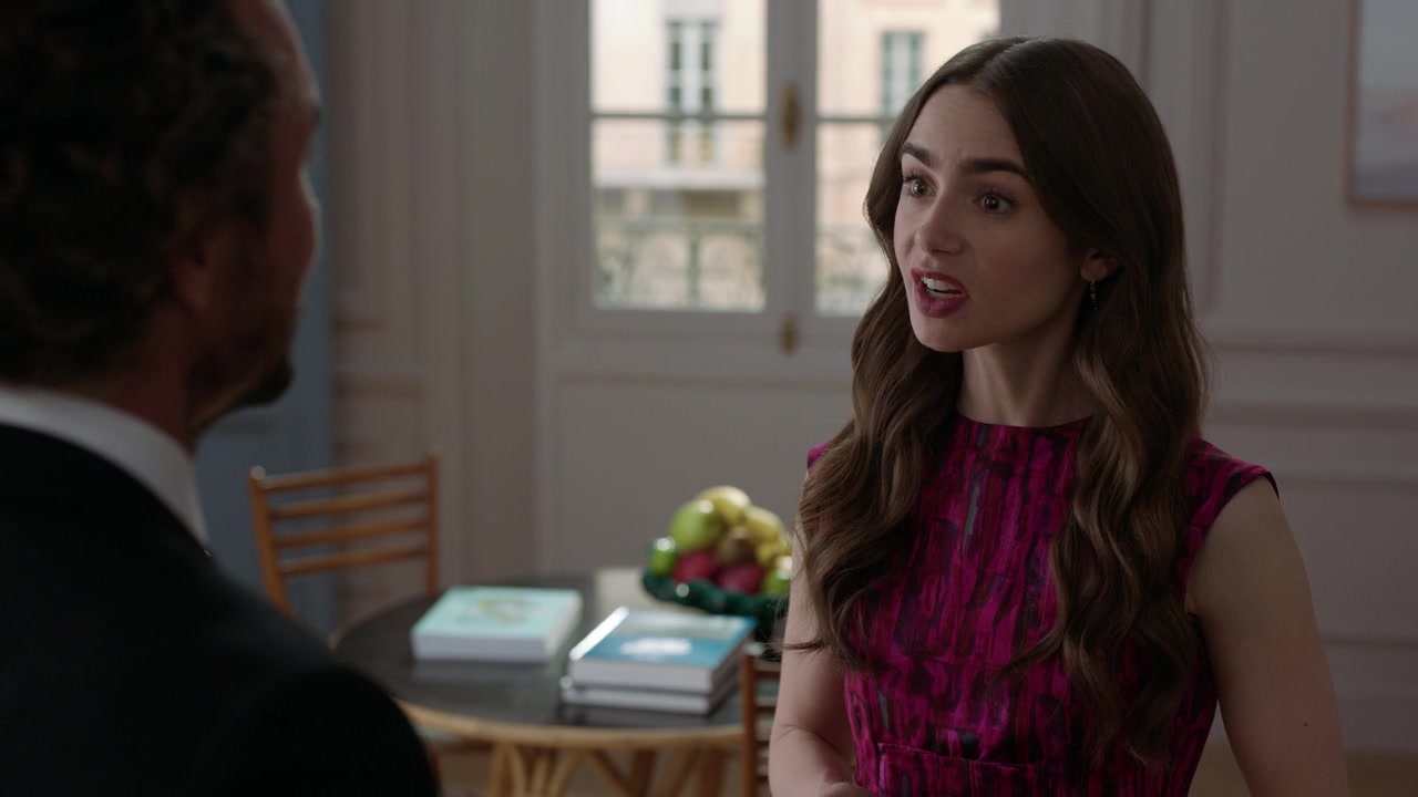 Emily_in_Paris_S01E04_A_Kiss_Is_Just_A_Kiss_720p_NF_WEB-DL_DDP5_1_x264-BTN_0734.jpg