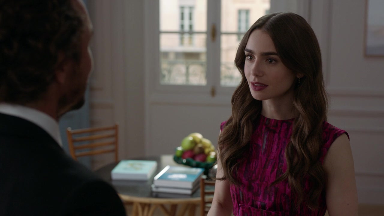 Emily_in_Paris_S01E04_A_Kiss_Is_Just_A_Kiss_720p_NF_WEB-DL_DDP5_1_x264-BTN_0742.jpg