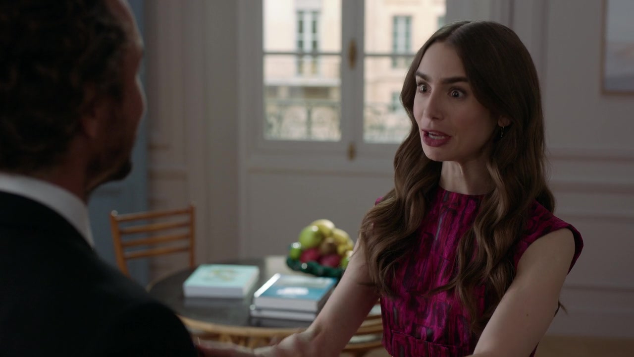 Emily_in_Paris_S01E04_A_Kiss_Is_Just_A_Kiss_720p_NF_WEB-DL_DDP5_1_x264-BTN_0744.jpg