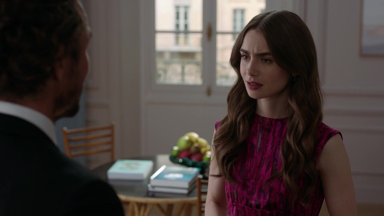 Emily_in_Paris_S01E04_A_Kiss_Is_Just_A_Kiss_720p_NF_WEB-DL_DDP5_1_x264-BTN_0752.jpg