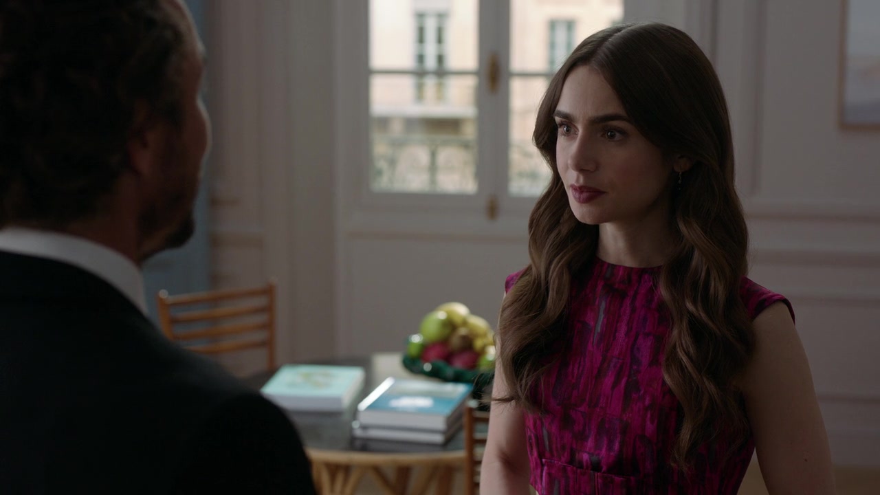 Emily_in_Paris_S01E04_A_Kiss_Is_Just_A_Kiss_720p_NF_WEB-DL_DDP5_1_x264-BTN_0758.jpg