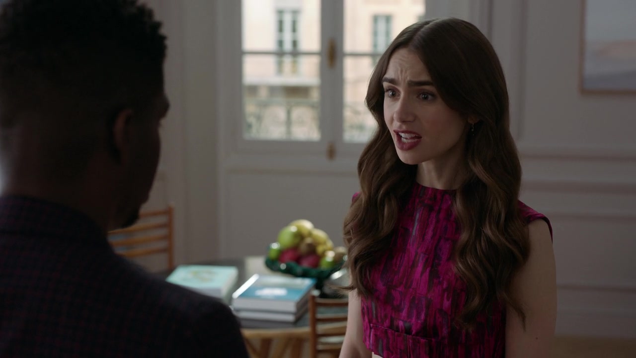 Emily_in_Paris_S01E04_A_Kiss_Is_Just_A_Kiss_720p_NF_WEB-DL_DDP5_1_x264-BTN_0789.jpg