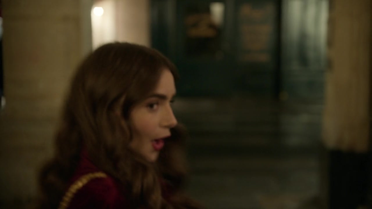 Emily_in_Paris_S01E04_A_Kiss_Is_Just_A_Kiss_720p_NF_WEB-DL_DDP5_1_x264-BTN_0801.jpg