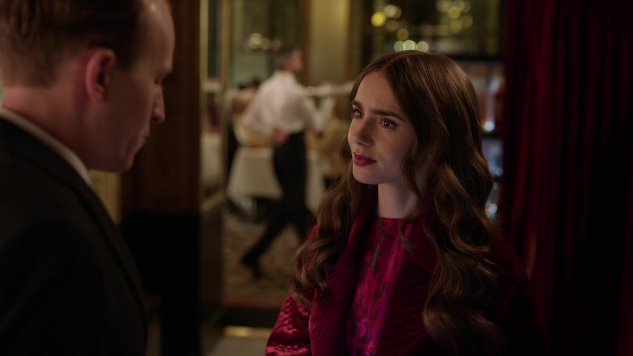 Emily_in_Paris_S01E04_A_Kiss_Is_Just_A_Kiss_720p_NF_WEB-DL_DDP5_1_x264-BTN_0837.jpg
