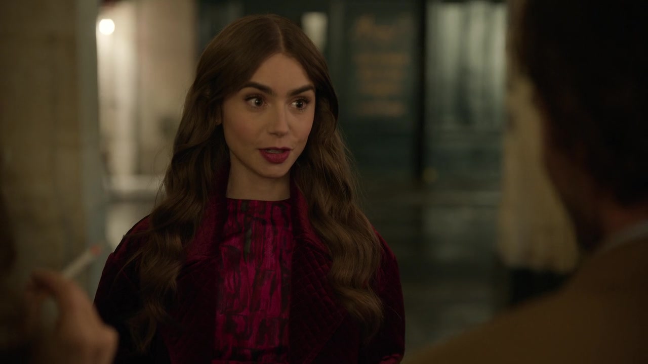 Emily_in_Paris_S01E04_A_Kiss_Is_Just_A_Kiss_720p_NF_WEB-DL_DDP5_1_x264-BTN_0890.jpg