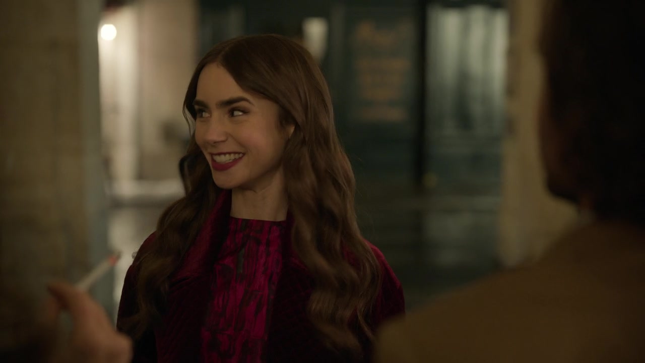 Emily_in_Paris_S01E04_A_Kiss_Is_Just_A_Kiss_720p_NF_WEB-DL_DDP5_1_x264-BTN_0891.jpg