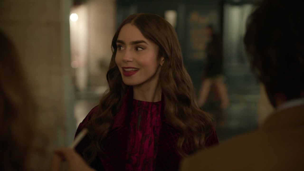 Emily_in_Paris_S01E04_A_Kiss_Is_Just_A_Kiss_720p_NF_WEB-DL_DDP5_1_x264-BTN_0900.jpg