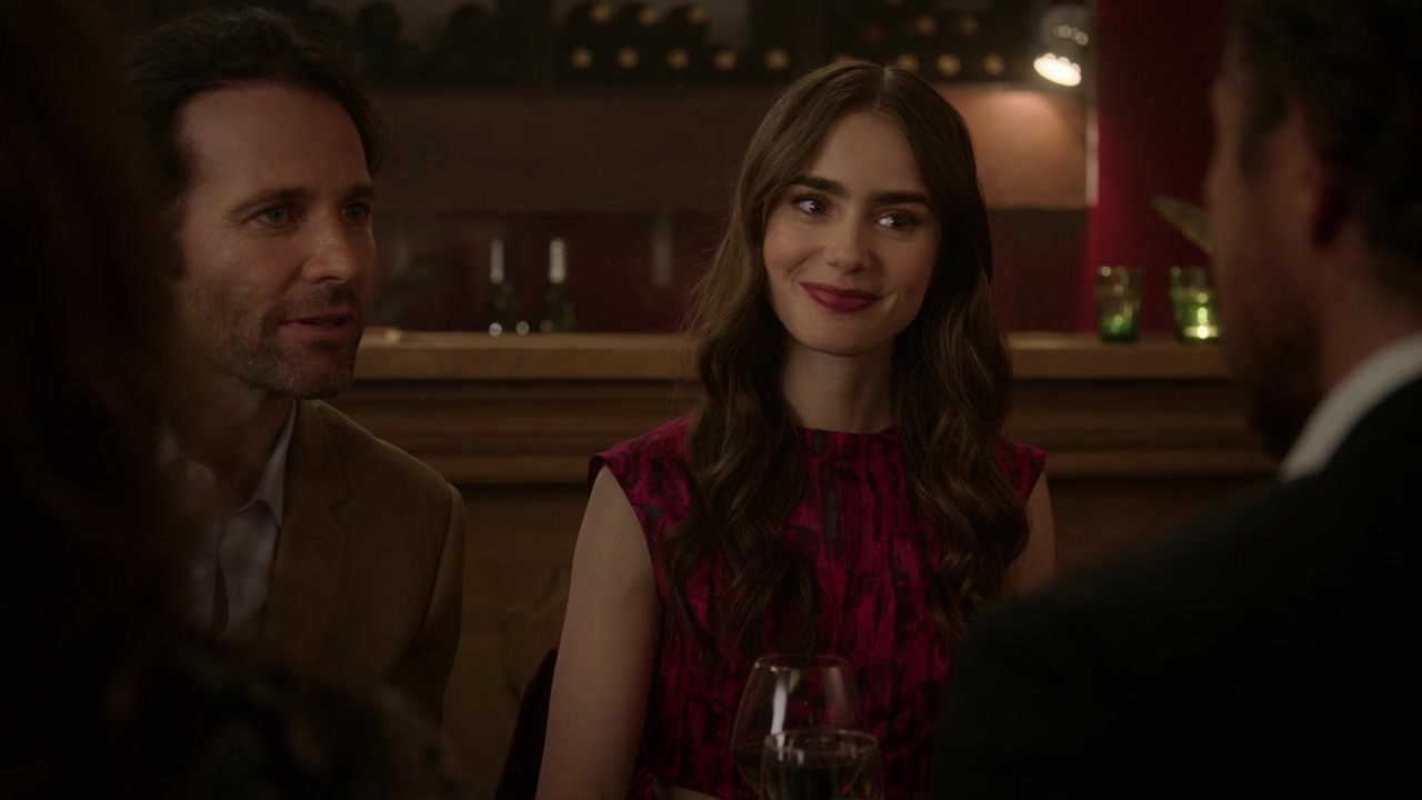 Emily_in_Paris_S01E04_A_Kiss_Is_Just_A_Kiss_720p_NF_WEB-DL_DDP5_1_x264-BTN_0966.jpg