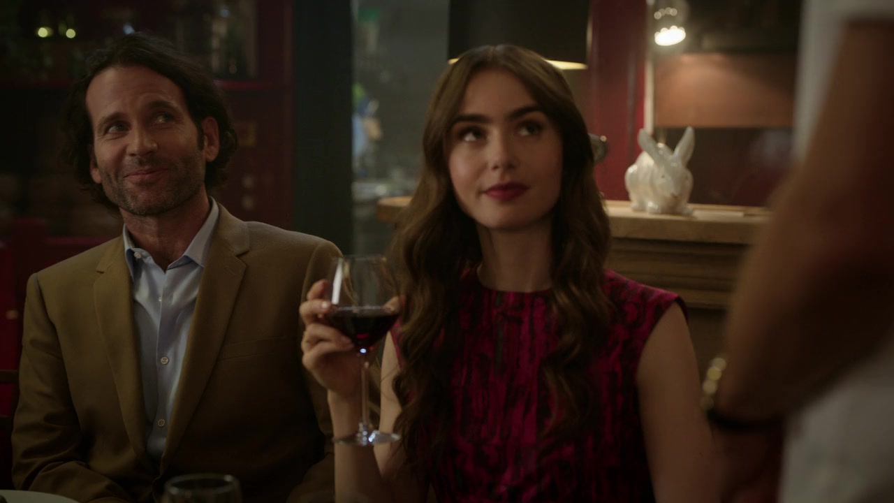 Emily_in_Paris_S01E04_A_Kiss_Is_Just_A_Kiss_720p_NF_WEB-DL_DDP5_1_x264-BTN_0991.jpg