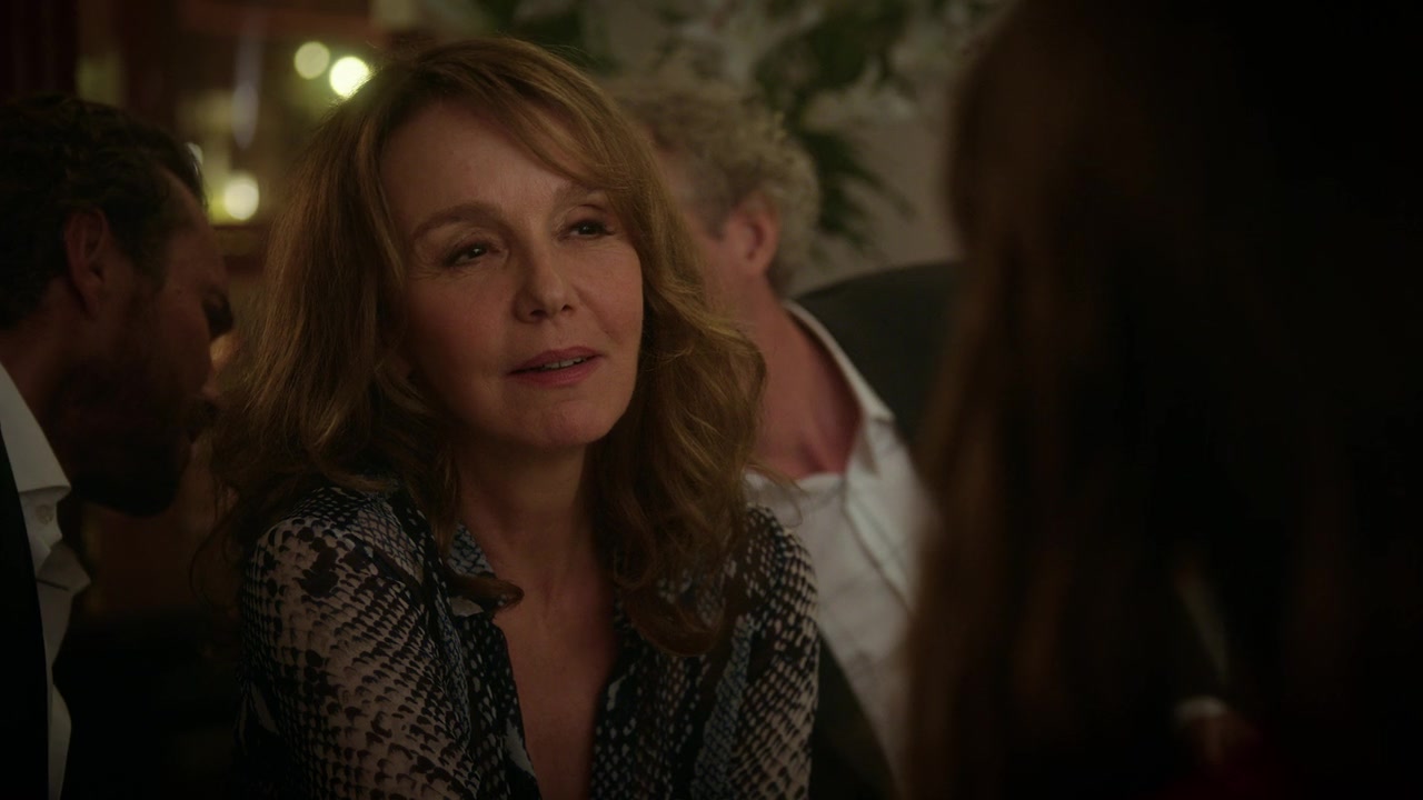 Emily_in_Paris_S01E04_A_Kiss_Is_Just_A_Kiss_720p_NF_WEB-DL_DDP5_1_x264-BTN_0999.jpg