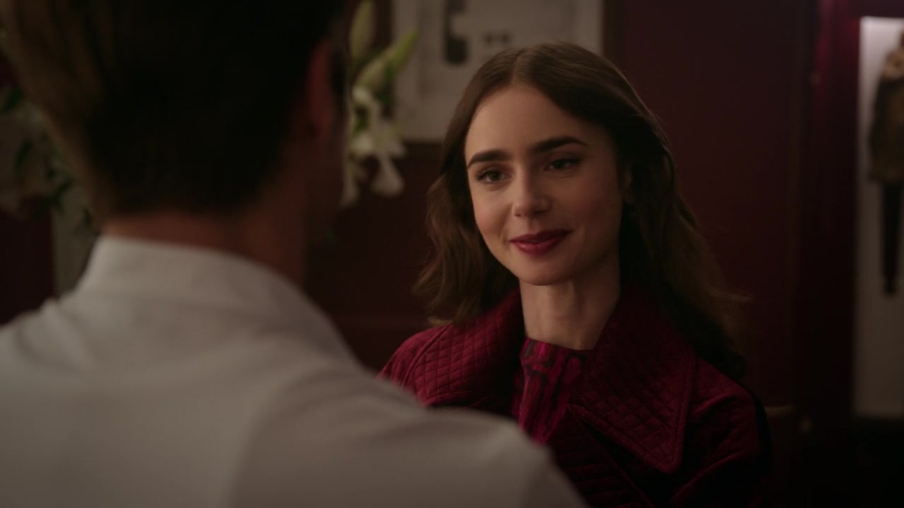 Emily_in_Paris_S01E04_A_Kiss_Is_Just_A_Kiss_720p_NF_WEB-DL_DDP5_1_x264-BTN_1010.jpg