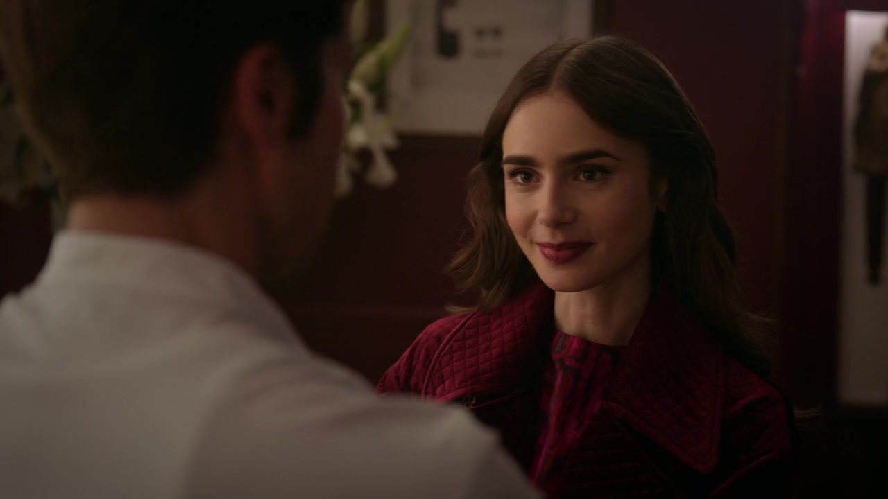 Emily_in_Paris_S01E04_A_Kiss_Is_Just_A_Kiss_720p_NF_WEB-DL_DDP5_1_x264-BTN_1013.jpg
