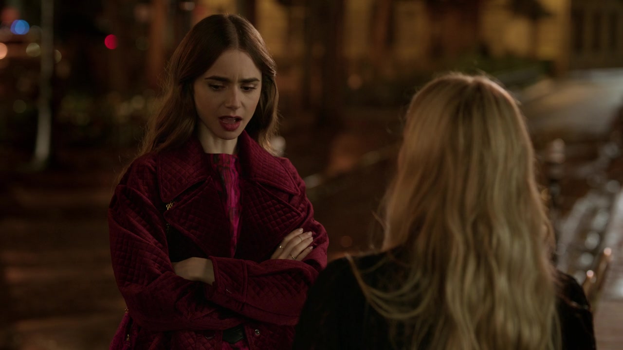 Emily_in_Paris_S01E04_A_Kiss_Is_Just_A_Kiss_720p_NF_WEB-DL_DDP5_1_x264-BTN_1092.jpg