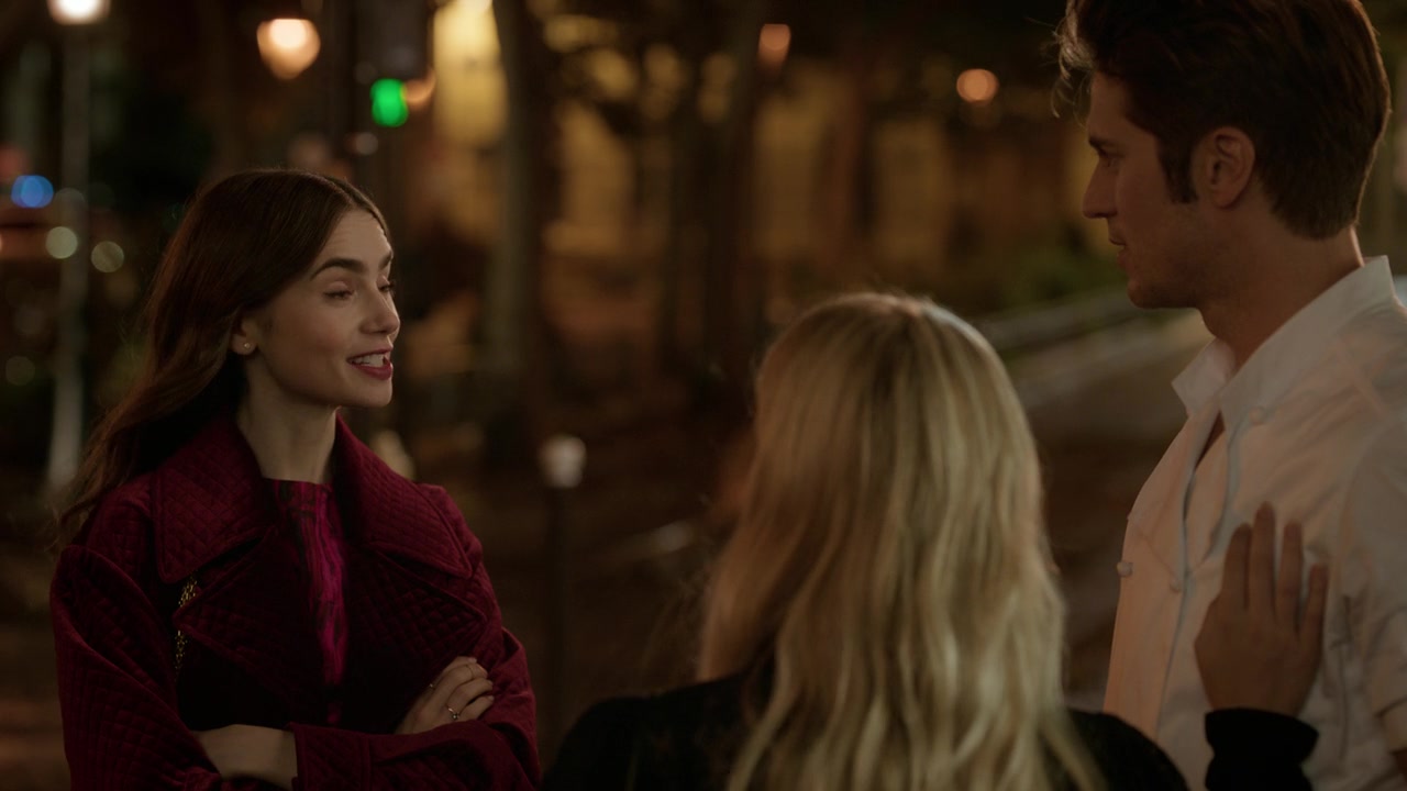 Emily_in_Paris_S01E04_A_Kiss_Is_Just_A_Kiss_720p_NF_WEB-DL_DDP5_1_x264-BTN_1103.jpg