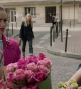 Emily_in_Paris_S01E04_A_Kiss_Is_Just_A_Kiss_720p_NF_WEB-DL_DDP5_1_x264-BTN_0024.jpg