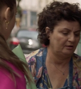 Emily_in_Paris_S01E04_A_Kiss_Is_Just_A_Kiss_720p_NF_WEB-DL_DDP5_1_x264-BTN_0035.jpg