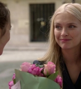 Emily_in_Paris_S01E04_A_Kiss_Is_Just_A_Kiss_720p_NF_WEB-DL_DDP5_1_x264-BTN_0040.jpg