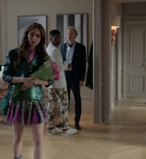Emily_in_Paris_S01E04_A_Kiss_Is_Just_A_Kiss_720p_NF_WEB-DL_DDP5_1_x264-BTN_0284.jpg