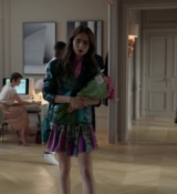 Emily_in_Paris_S01E04_A_Kiss_Is_Just_A_Kiss_720p_NF_WEB-DL_DDP5_1_x264-BTN_0285.jpg