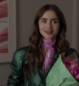 Emily_in_Paris_S01E04_A_Kiss_Is_Just_A_Kiss_720p_NF_WEB-DL_DDP5_1_x264-BTN_0332.jpg