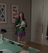 Emily_in_Paris_S01E04_A_Kiss_Is_Just_A_Kiss_720p_NF_WEB-DL_DDP5_1_x264-BTN_0345.jpg