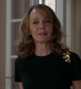 Emily_in_Paris_S01E04_A_Kiss_Is_Just_A_Kiss_720p_NF_WEB-DL_DDP5_1_x264-BTN_0389.jpg