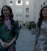 Emily_in_Paris_S01E04_A_Kiss_Is_Just_A_Kiss_720p_NF_WEB-DL_DDP5_1_x264-BTN_0483.jpg