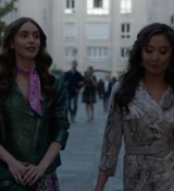 Emily_in_Paris_S01E04_A_Kiss_Is_Just_A_Kiss_720p_NF_WEB-DL_DDP5_1_x264-BTN_0486.jpg