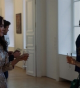 Emily_in_Paris_S01E04_A_Kiss_Is_Just_A_Kiss_720p_NF_WEB-DL_DDP5_1_x264-BTN_0504.jpg