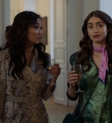 Emily_in_Paris_S01E04_A_Kiss_Is_Just_A_Kiss_720p_NF_WEB-DL_DDP5_1_x264-BTN_0506.jpg