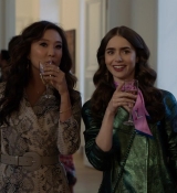 Emily_in_Paris_S01E04_A_Kiss_Is_Just_A_Kiss_720p_NF_WEB-DL_DDP5_1_x264-BTN_0515.jpg