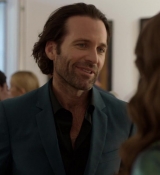 Emily_in_Paris_S01E04_A_Kiss_Is_Just_A_Kiss_720p_NF_WEB-DL_DDP5_1_x264-BTN_0559.jpg