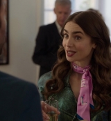 Emily_in_Paris_S01E04_A_Kiss_Is_Just_A_Kiss_720p_NF_WEB-DL_DDP5_1_x264-BTN_0561.jpg