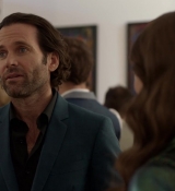 Emily_in_Paris_S01E04_A_Kiss_Is_Just_A_Kiss_720p_NF_WEB-DL_DDP5_1_x264-BTN_0566.jpg