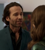 Emily_in_Paris_S01E04_A_Kiss_Is_Just_A_Kiss_720p_NF_WEB-DL_DDP5_1_x264-BTN_0607.jpg