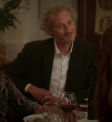Emily_in_Paris_S01E04_A_Kiss_Is_Just_A_Kiss_720p_NF_WEB-DL_DDP5_1_x264-BTN_0937.jpg