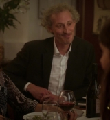 Emily_in_Paris_S01E04_A_Kiss_Is_Just_A_Kiss_720p_NF_WEB-DL_DDP5_1_x264-BTN_0938.jpg