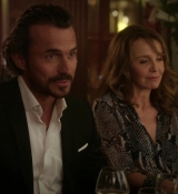 Emily_in_Paris_S01E04_A_Kiss_Is_Just_A_Kiss_720p_NF_WEB-DL_DDP5_1_x264-BTN_0947.jpg