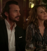 Emily_in_Paris_S01E04_A_Kiss_Is_Just_A_Kiss_720p_NF_WEB-DL_DDP5_1_x264-BTN_0951.jpg