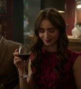 Emily_in_Paris_S01E04_A_Kiss_Is_Just_A_Kiss_720p_NF_WEB-DL_DDP5_1_x264-BTN_0990.jpg