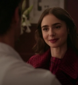 Emily_in_Paris_S01E04_A_Kiss_Is_Just_A_Kiss_720p_NF_WEB-DL_DDP5_1_x264-BTN_1010.jpg