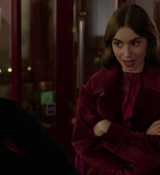 Emily_in_Paris_S01E04_A_Kiss_Is_Just_A_Kiss_720p_NF_WEB-DL_DDP5_1_x264-BTN_1034.jpg