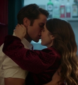 Emily_in_Paris_S01E04_A_Kiss_Is_Just_A_Kiss_720p_NF_WEB-DL_DDP5_1_x264-BTN_1068.jpg